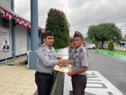 Dua Petugas Rutan Kelas IIA Ambon Raih Kenaikan Pangkat, Karutan: Jadikan Ini Pemacu Kinerja