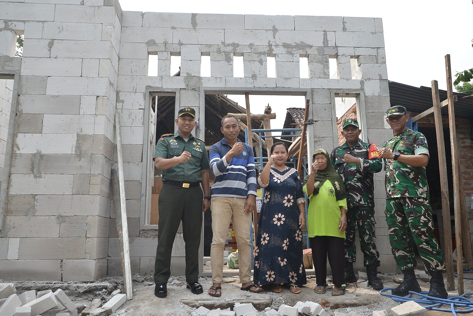 Rumah Warga Direnovasi, Dandim 0815/Mojokerto Tinjau Progres RTLH