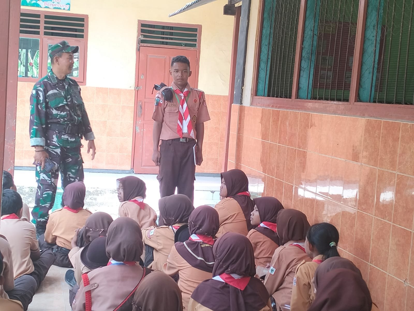 Koramil 0815/07 Berikan Wasbang pada Pembukaan Jambore Ranting Gerakan Pramuka Kwarran Jetis 2025