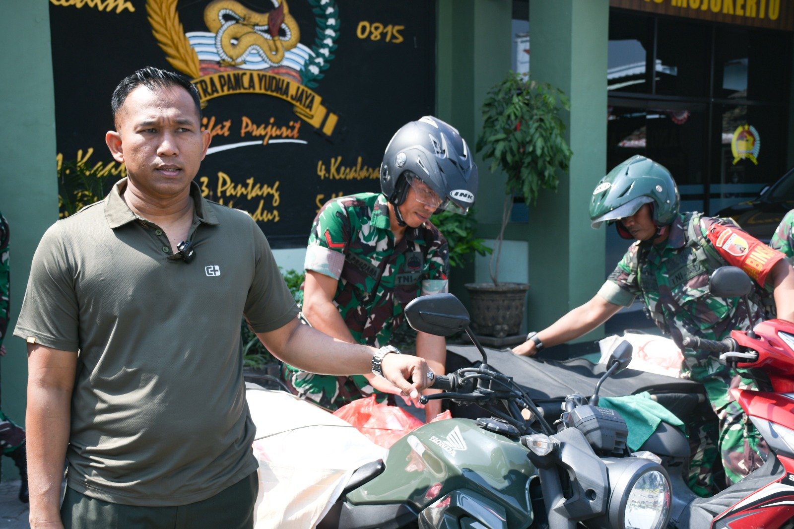 Program Sedekah Prajurit Kodim 0815/Mojokerto Tebar Kepedulian Jumat Berkah