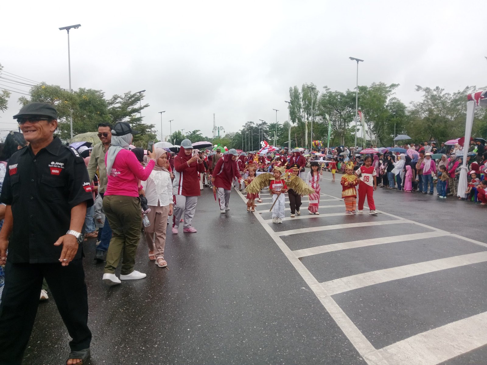 Semarak HUT Kemerdekaan RI Ke-80 Pawai Pembangunan Meriakan Kabupaten Batang Hari
