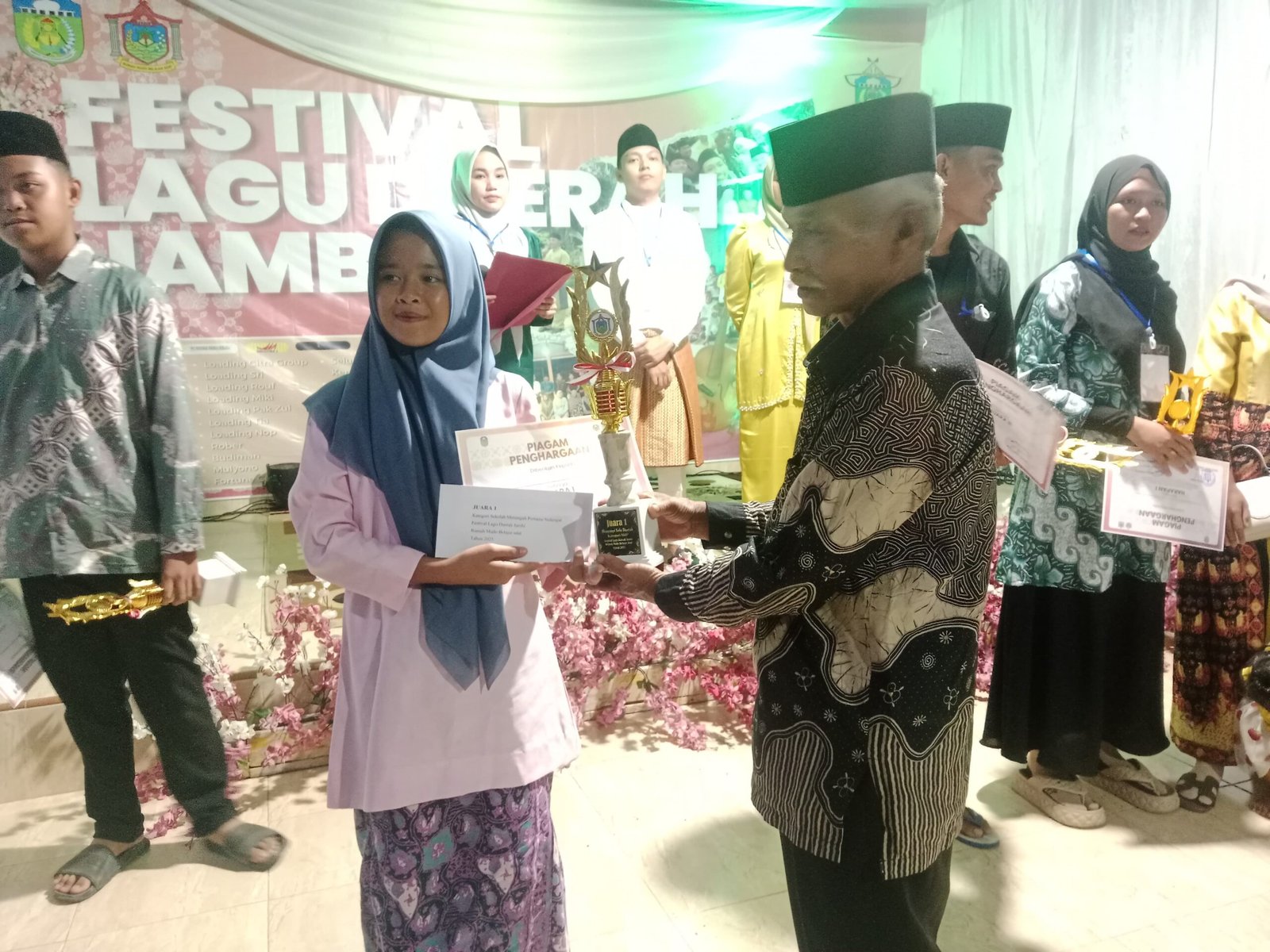 Dea Partiwi, Siswi SMPN 31 Batang Hari Raih Juara 1  Dilomba Festival Lagu Daerah Jambi