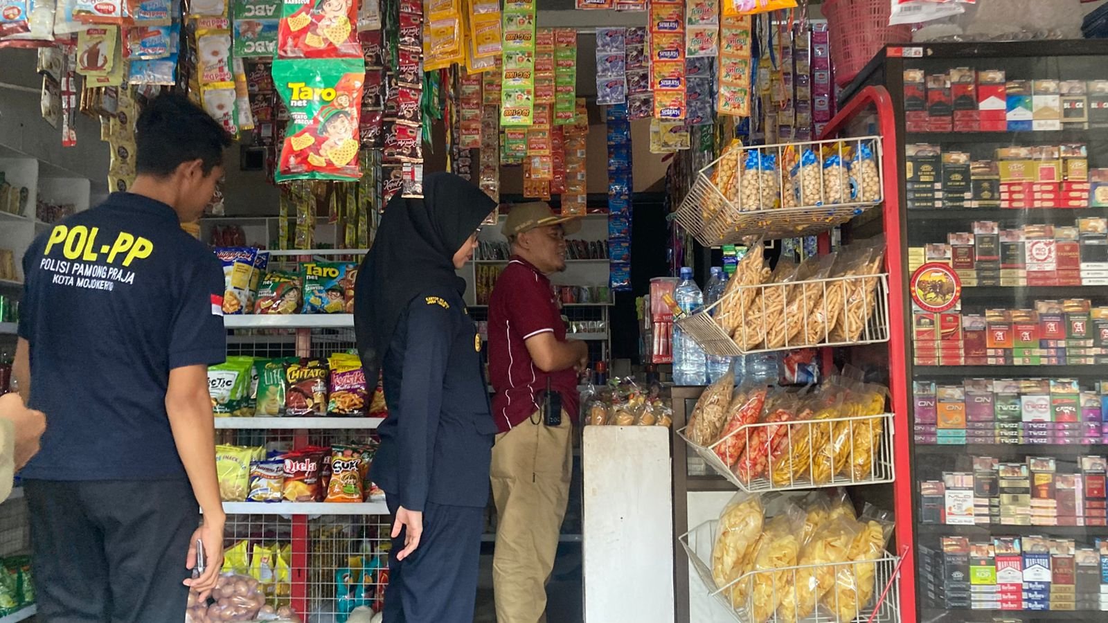 Satpol PP Kota Mojokerto Razia Cukai Rokok Ilegal di 17 Titik