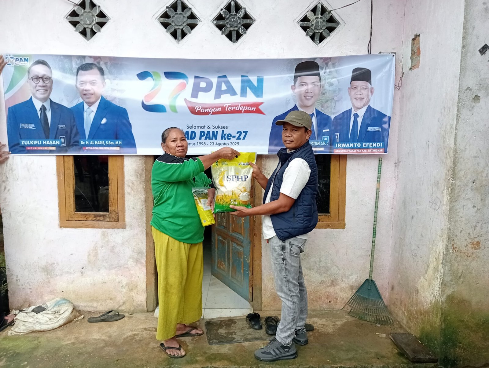 Sambut HUT PAN Ke-27, Kader PAN Kecamatan MSU salurkan Bantuan Pangan kepada masyarakat sekitar