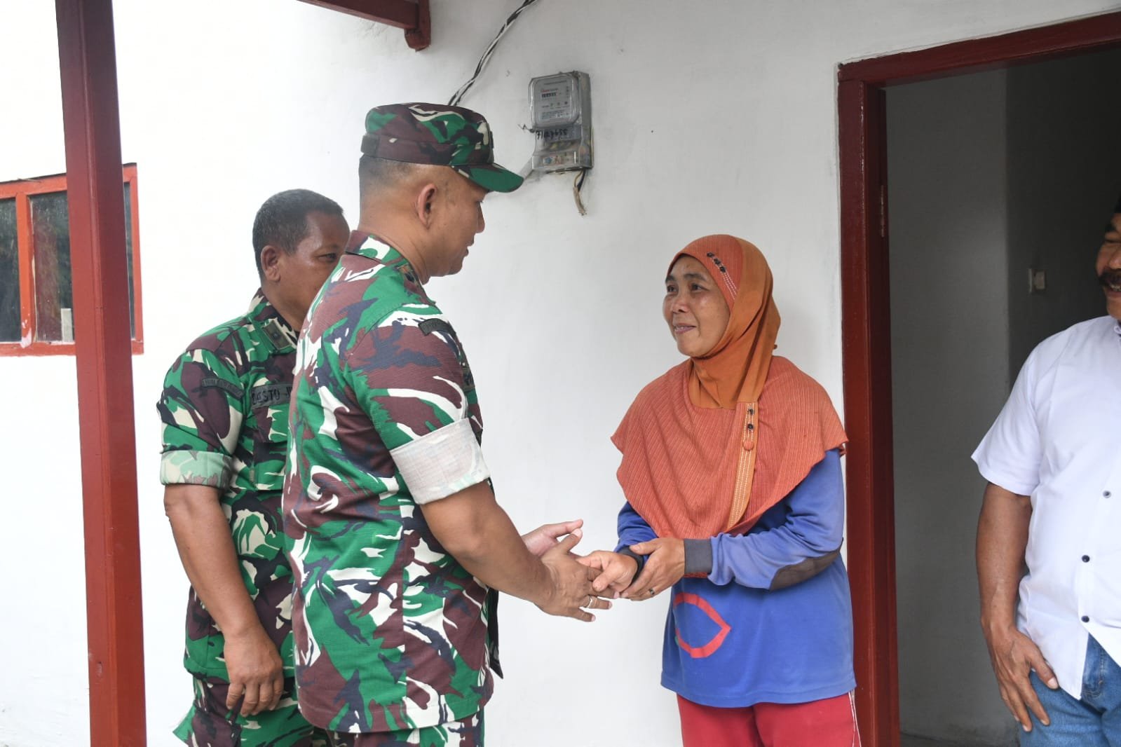 Tangis Haru Ibu Karyati di Trawas, Sambut Rumah Baru Program Rutilahu