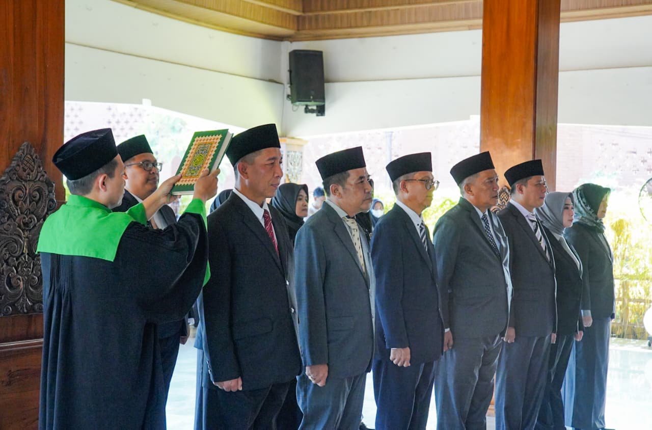 Pelantikan Perdana, Wali Kota Mojokerto Mutasi 7 Kepala OPD dan Lantik 4 Pejabat Fungsional