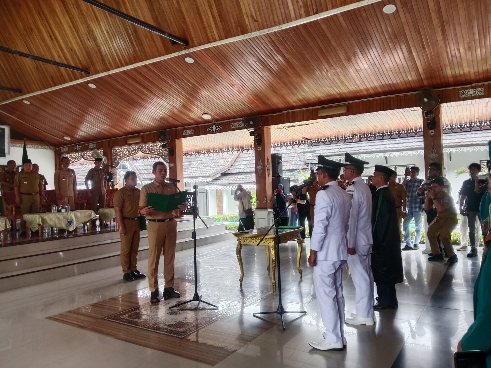 Bupati Batang Hari Lantik Dua Penjabat Kepala Desa Kecamatan Pemayung dan kecamatan Bajubang