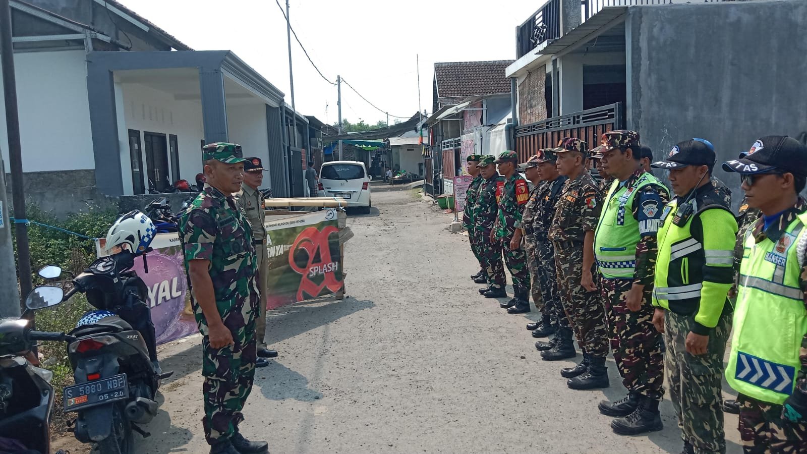 Danramil 0815/03 Sooko: Sinergi TNI dan Banser Jaga Kondusifitas Wilayah