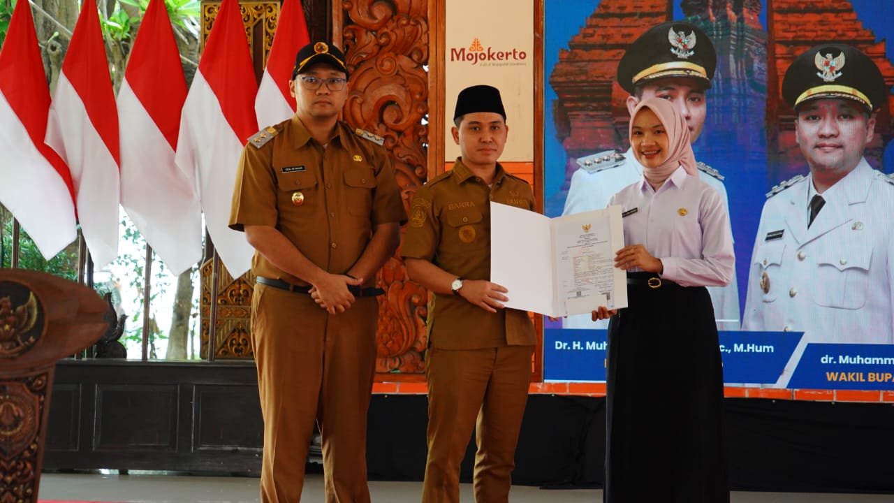 69 PPPK Kabupaten Mojokerto Resmi Dilantik, Bupati Albarraa Tekankan Integritas dan Semangat Pengabdian
