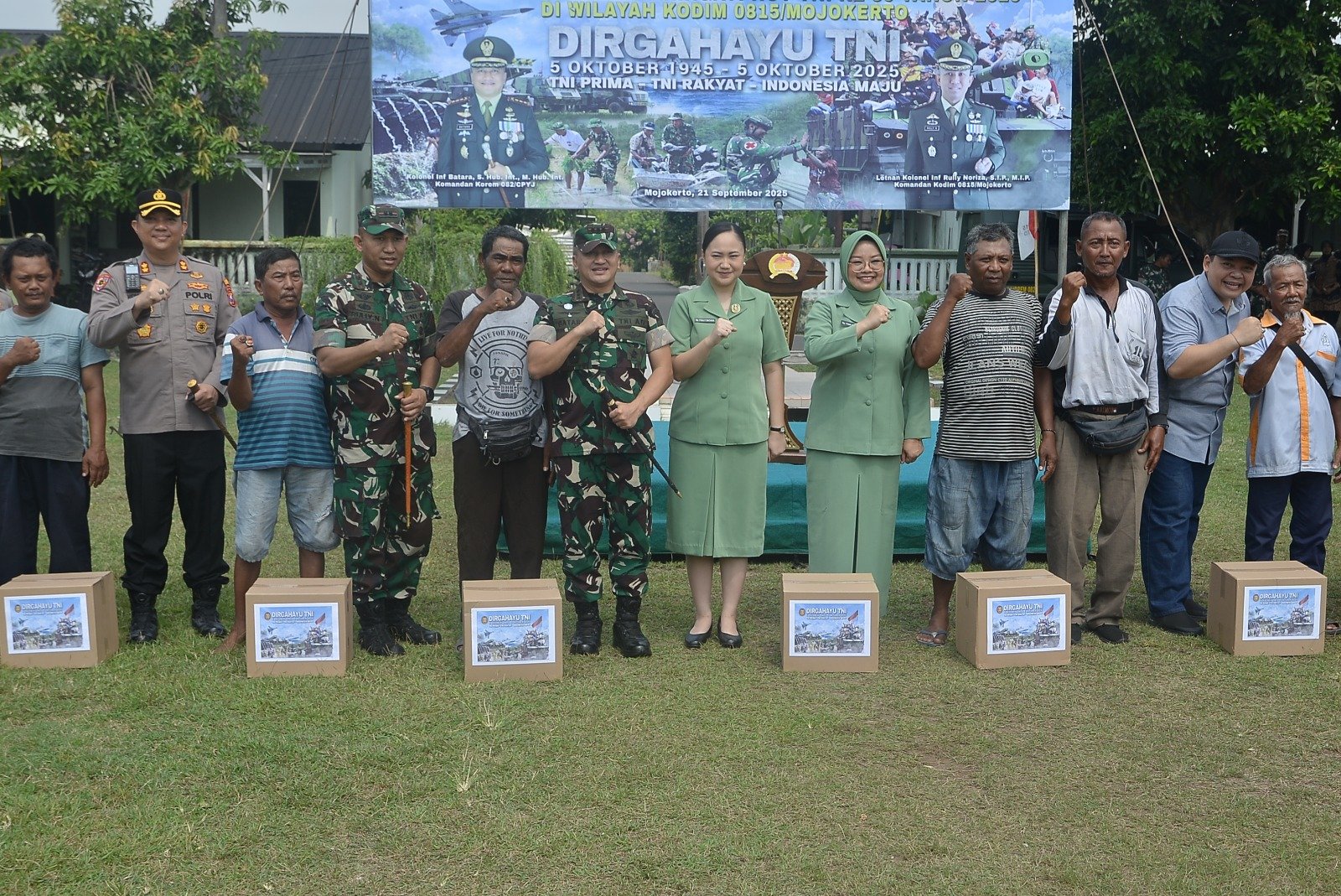 HUT ke-80 TNI, Korem 082/CPYJ Bersama Kodim 0815/Mojokerto Hadirkan Bakti Sosial & Kesehatan bagi Masyarakat