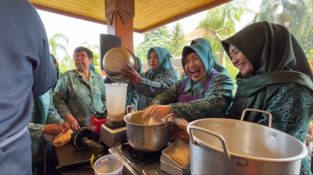 Buka Pelatihan Olahan Makanan Berbasis Kedelai, Wali Kota Mojokerto Tekankan Pemenuhan Protein Nabati Lewat Variasi Olahan Kedelai