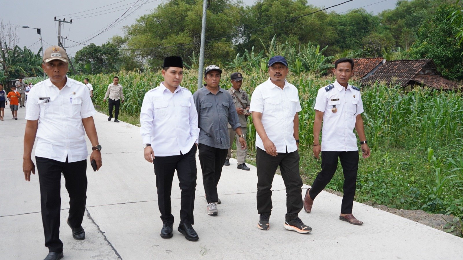 Pembangunan Ruas Jalan Bendung-Bantengan Tuntas, Bupati Mojokerto Tinjau Langsung Progres Lapangan