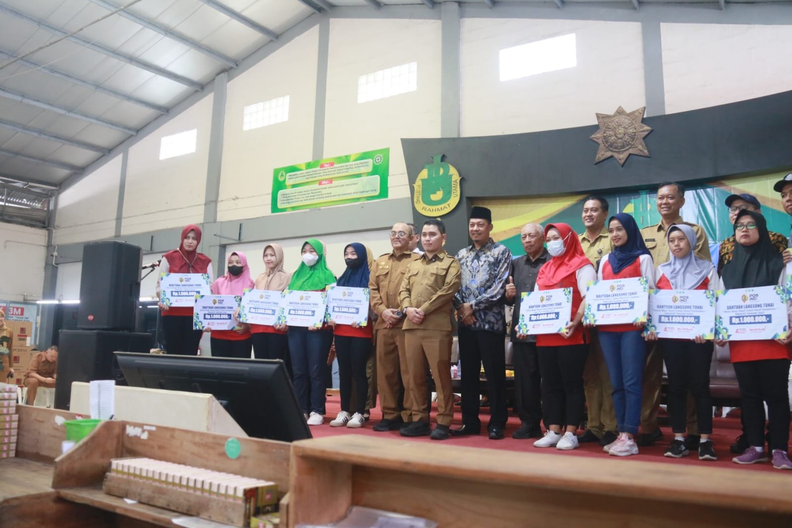 Bupati Mojokerto Serahkan Dana Bagi Hasil Cukai Tembakau Untuk 1.188 Warga