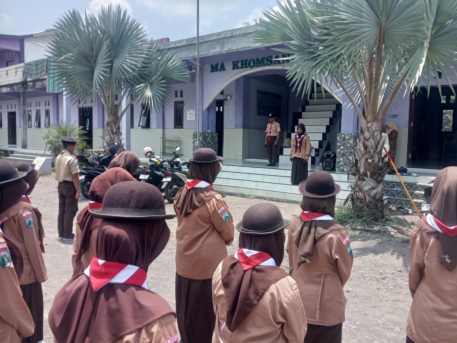 Pramuka Sabtu-Minggu MA Khomsani Nur Latih Kedisiplinan dan Tanggung Jawab Siswa