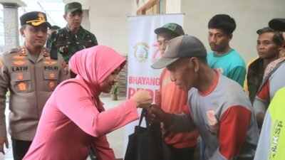 Polres Probolinggo Bantu Warga Terdampak Angin Puting Beliung