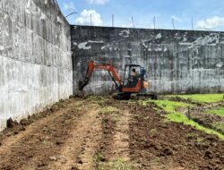 Lapas Kelas III Dharmasraya Bangun Jalan di Area Brandgang, Gunakan excavator untuk Permudah Akses Pengamanan
