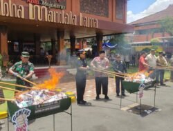 Bea Cukai Sidoarjo Bersama Pemkot Mojokerto Musnahkan 4,9 Juta Rokok Ilegal