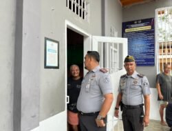 Bangun Lingkungan Pembinaan yang Tertib, Kalapas  Dharmasraya Pimpin Kontrol Blok Hunian