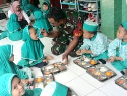 SPPG Jampirogo Jangkau 32 Sekolah, Babinsa Pastikan Distribusi Gizi Tepat Sasaran
