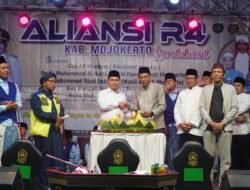 Aliansi Honorer R4 Mojokerto Mantapkan Solidaritas Lewat Sholawat dan Santunan Anak Yatim