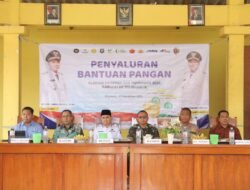 Forkopimda Mojokerto Salurkan Bantuan Pangan, Dandim 0815 Tekankan Komitmen TNI Mendukung Stabilitas Ekonomi Masyarakat