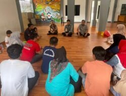 Sosialisasi Integrasi dan Cegah Gangguan Kamtib, Kasi Binadik dan Ka. KPLP Sapa Pengunjung Lapas Kelas IIB Kotaagung