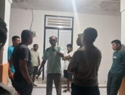 Mosi Tidak Percaya, Warga Saketa Kambali Palang Kantor Desa dan Tagih Janji Pemda Halsel