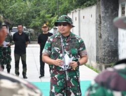 Dandim 0815/Mojokerto Pimpin Karya Bakti Mitigasi Bencana, TNI-Masyarakat Bersihkan Sungai Cegah Banjir