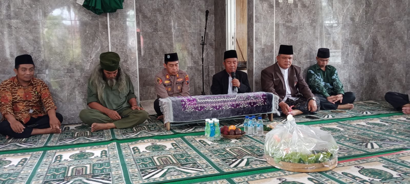 Kapolsek Pacet Gandeng Ulama Jaga Nama Baik Wisata di Hari Nisfu Syaban