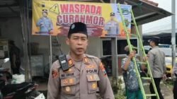 Waspada Curanmor Saat Tarawih dan Subuh, Polsek Pacet Sebar Spanduk Imbauan di Titik Keramaian