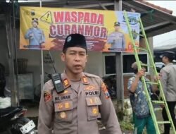 Waspada Curanmor Saat Tarawih dan Subuh, Polsek Pacet Sebar Spanduk Imbauan di Titik Keramaian