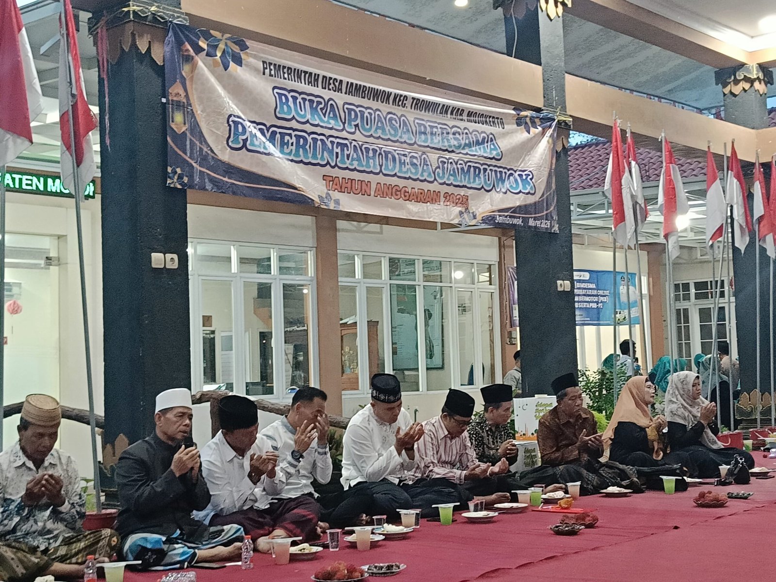 Pemerintah Desa Jambuwok Gelar Buka Bersama, K.H. Ahmad Basori Jelaskan Keutamaan Malam Lailatul Qadar