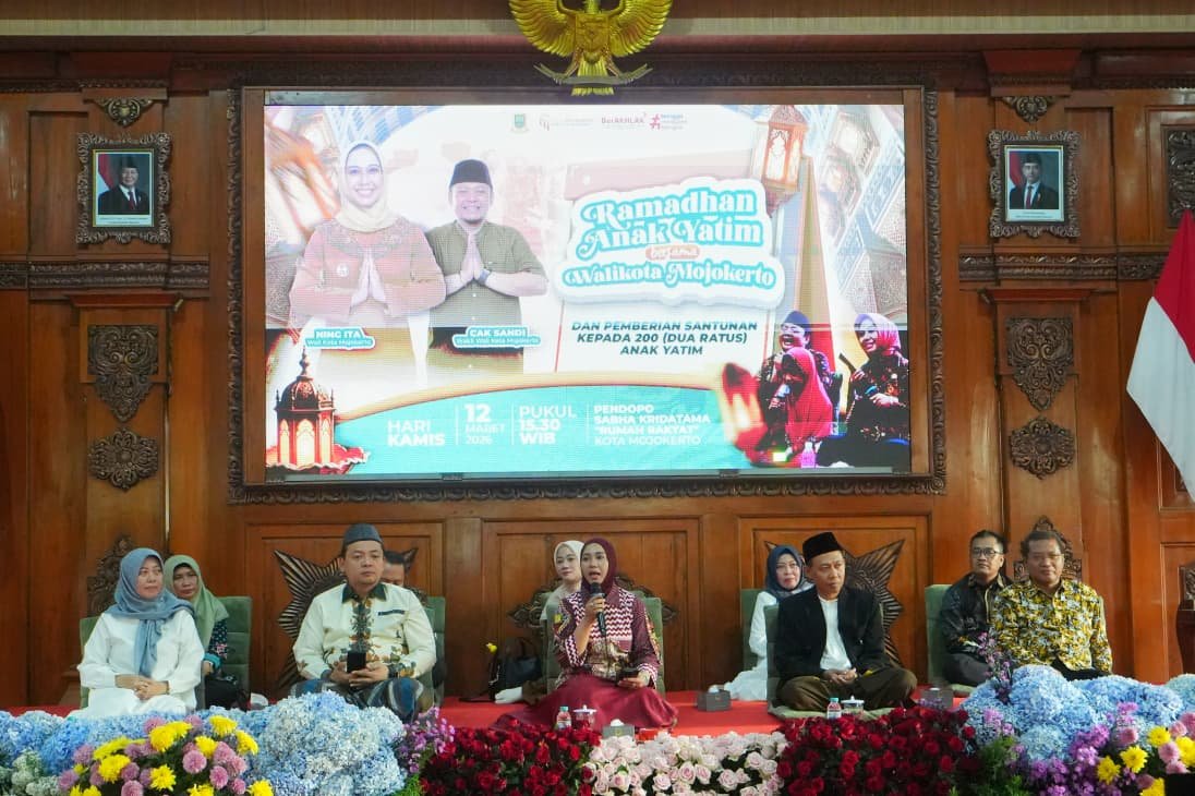 Ning Ita Berbagi Kebaikan dengan Anak Yatim di Kota Mojokerto