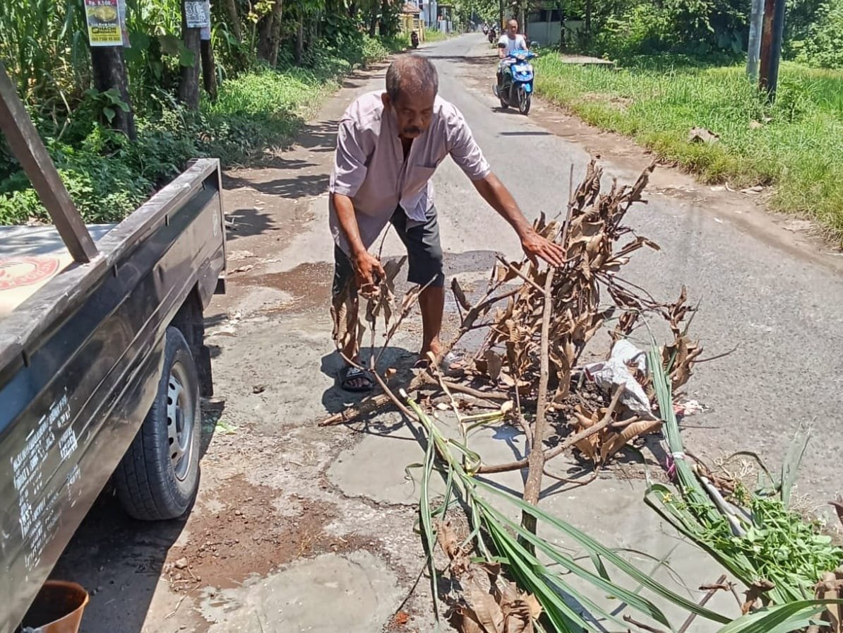 Antisipasi Hari Raya Menjadi Musibah, HMN Tambal Jalan Blackspot