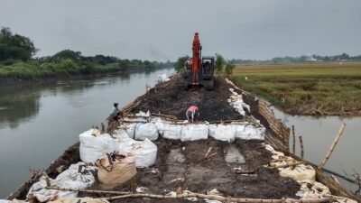 Banjir di Desa Jumeneng, Bupati Mojokerto dan Kepala DPUPR Kabupaten Mojokerto Bakal Berkoordinasi dengan BBWS dan Kementerian