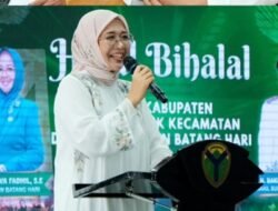 Momentum Pererat Silaturahmi dan Sinergi, Ketua TP- PKK Kabupaten Batang Hari Hadiri Acara Halal Bihalal
