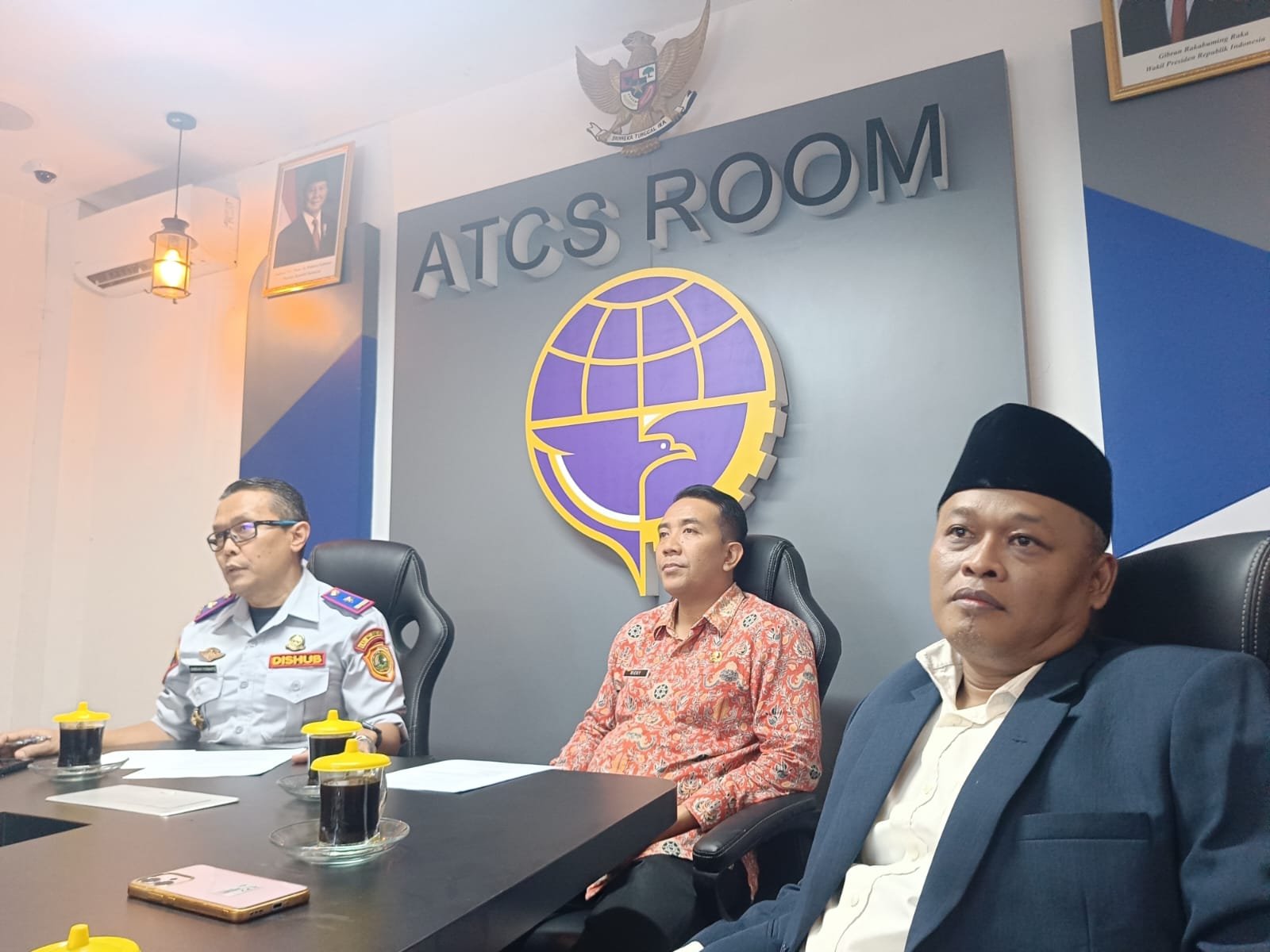 Advokat Hanum dan Kepala DPRKP2 Kabupaten Mojokerto Sepakat Tingkatkan Pelayanan Parkir di Tepi Jalan Umum