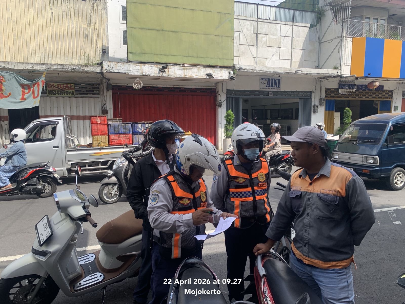 Dishub Kota Mojokerto Perketat Pengawasan Jukir, Warga Plat S Tak Perlu Bayar Parkir Kalau Punya Stiker Parkir Berlangganan