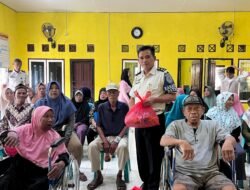 Pemasyarakatan Hadir untuk Masyarakat, Lapas Kalianda Salurkan Bantuan Sembako kepada Warga Sekitar