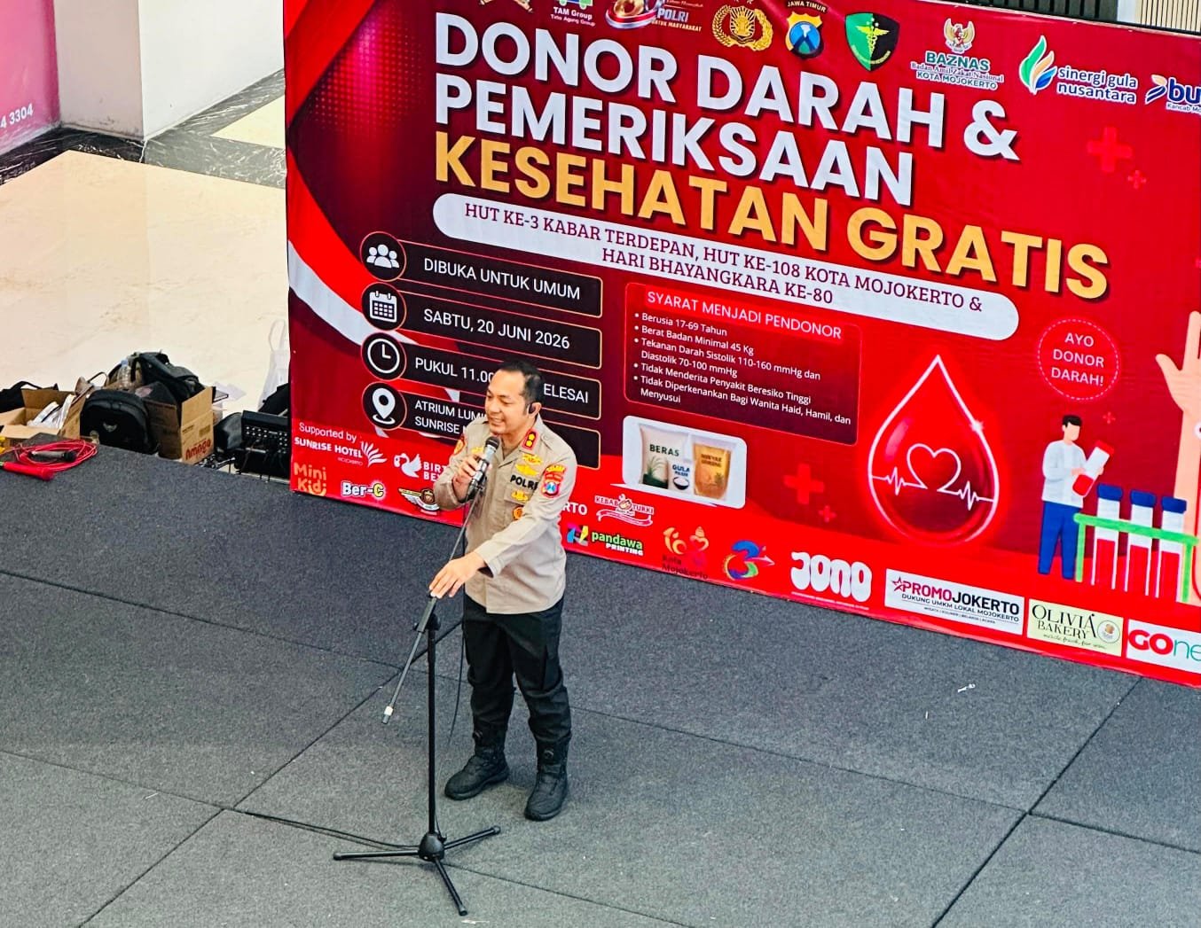 Setetes Darah, Sejuta Harapan Menggema di Sunrise Mall: Ratusan Warga Mojokerto Antri Donor