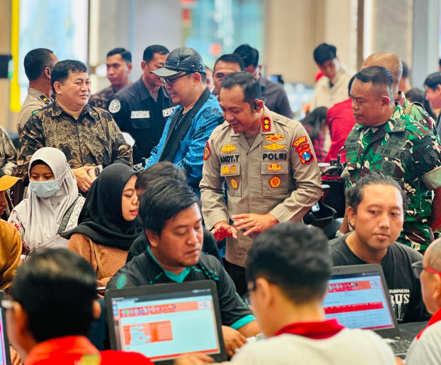 Setetes Darah, Sejuta Harapan Menggema di Sunrise Mall: Ratusan Warga Mojokerto Antri Donor