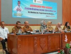 Jemput Bola ke Kelurahan! Ning Ita Sosialisasikan Beasiswa Pro Bestari Rp3,6 Juta per Semester