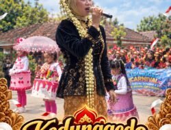 Sekdes Kedunggede Reni Rahmawati Berangkatkan Peserta Karnaval Desa Kedunggede 2026