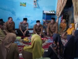 Gus Bupati Datangi Rumah Keluarga Korban KM Virgo yang Hilang di Laut, Doakan Aji Karyono dan Suud Segera Ditemukan