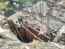 TNI dan Warga Kompak! Pembangunan Jembatan Beton Garuda Tahap VII di Kembangringgit Mojokerto Terus Dikebut