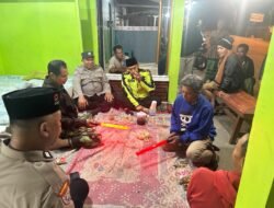 Tengah Malam Menyala di Pacet, Polsek Pacet Sisir Pos Satkamling Kembangbelor dan Beri Bantuan Tak Terduga