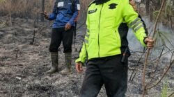 Gerak Cepat Polsek Pacet, TNI, Perhutani dan Warga Padamkan Kebakaran Hutan di Petak 26 Pacet