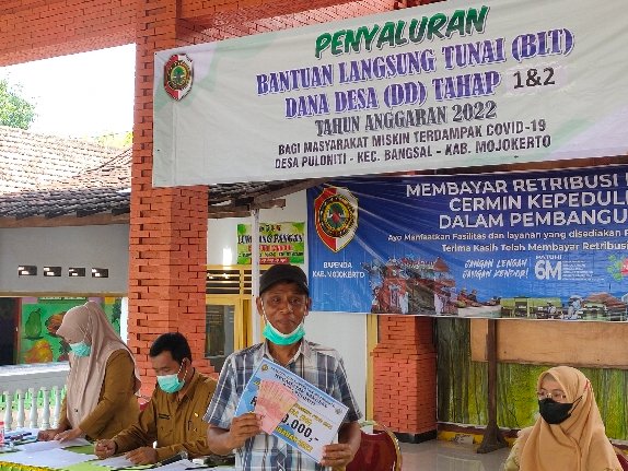Pemdes Puloniti Salurkan BLT Dana Desa Tahap 1 dan 2