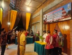 Kades Kemiri Melantik Kasi Pemerintahan, Kepala Dusun Kemiri dan Kepala Dusun Sukorejo