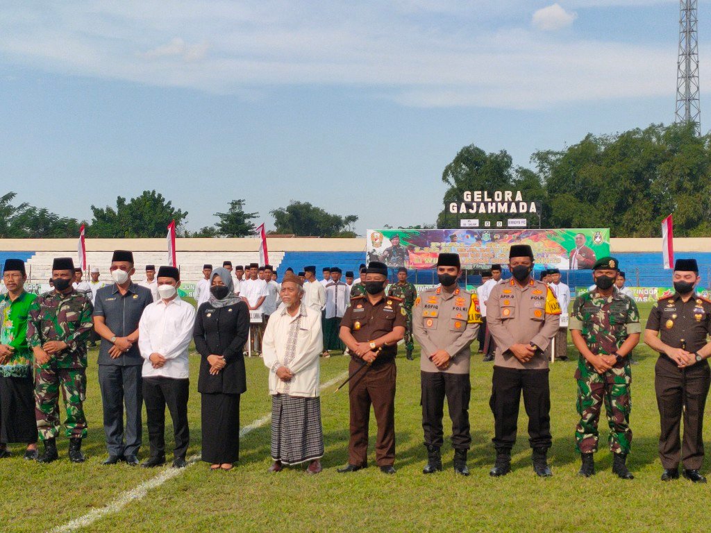 Bupati Mojokerto Pimpin Upacara Pembukaan Liga Santri PSSI Piala Kasad 2022